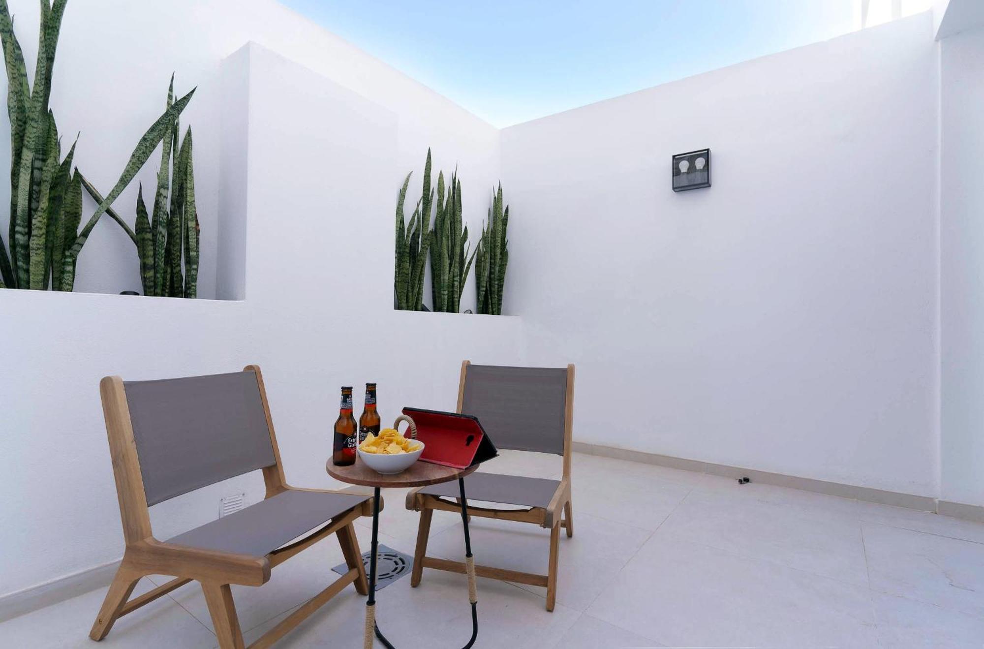 Blue Marina Suites - Boutique Apartments Arrecife  Exterior photo