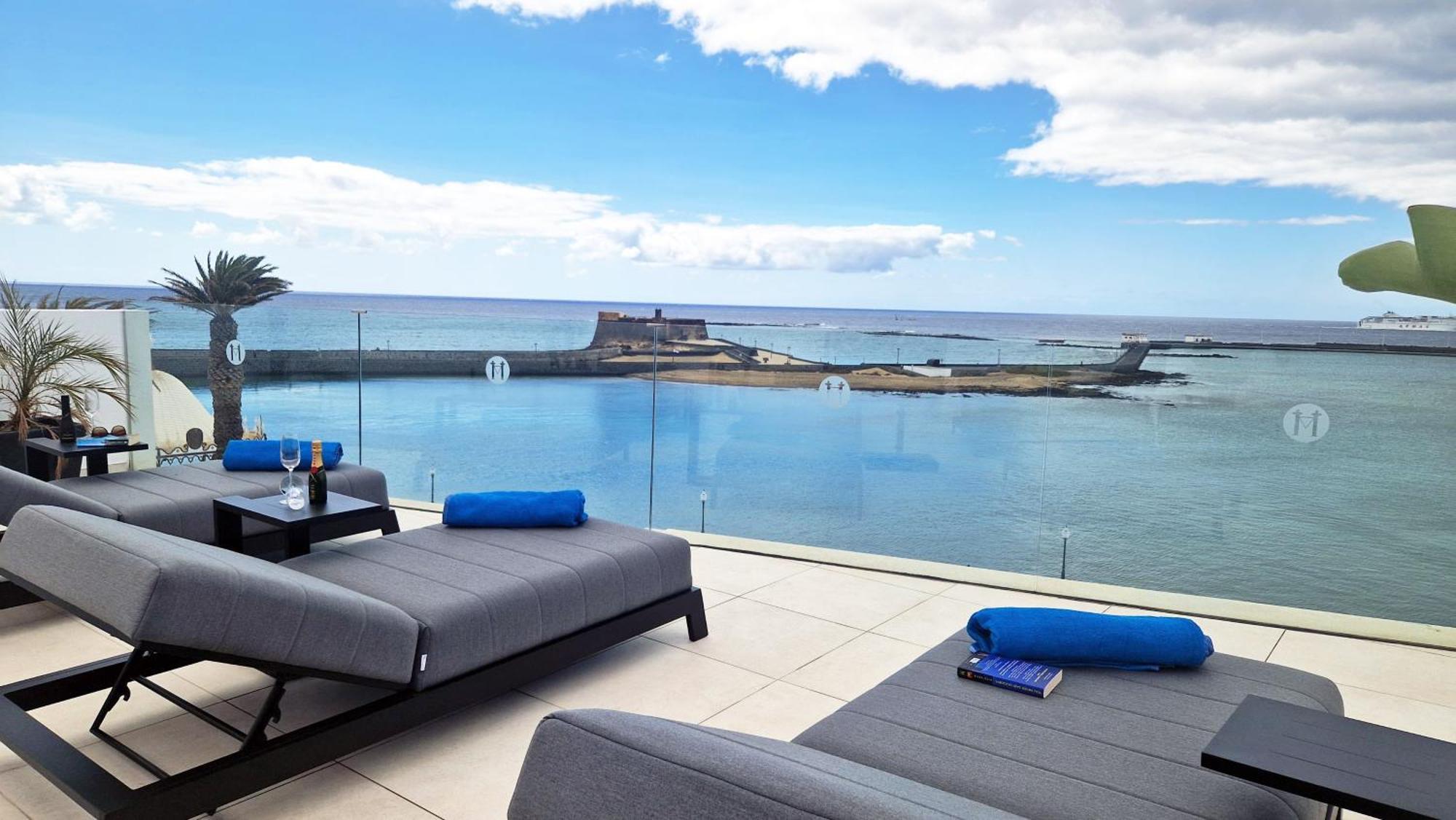 Blue Marina Suites - Boutique Apartments Arrecife  Exterior photo