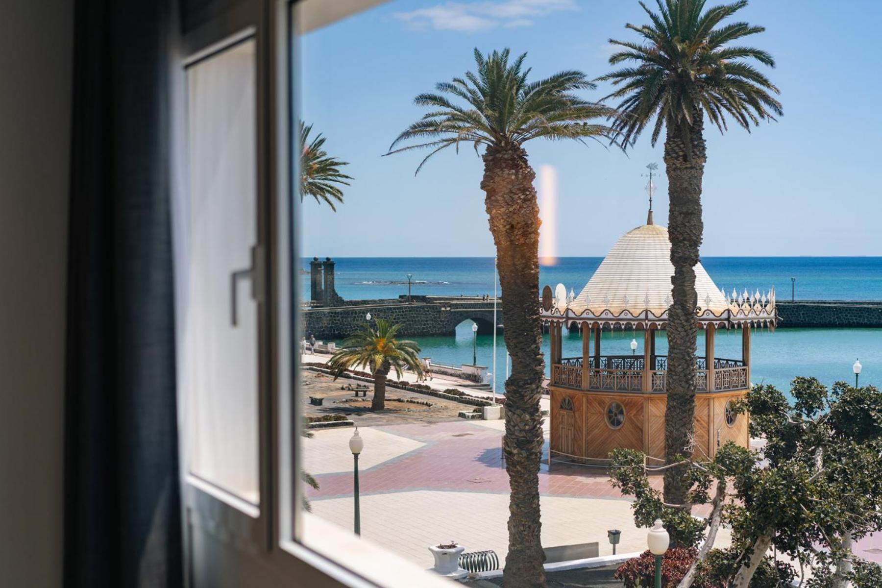 Blue Marina Suites - Boutique Apartments Arrecife  Exterior photo